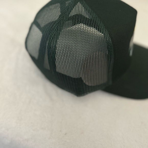 Hunters green Bass pro trucker hats.The hats is new and original. - Picture 3 of 4